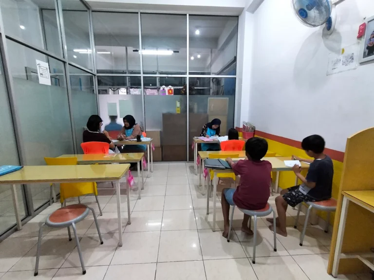 kumon-ahmad-yani-kuningan-ruang-kelas