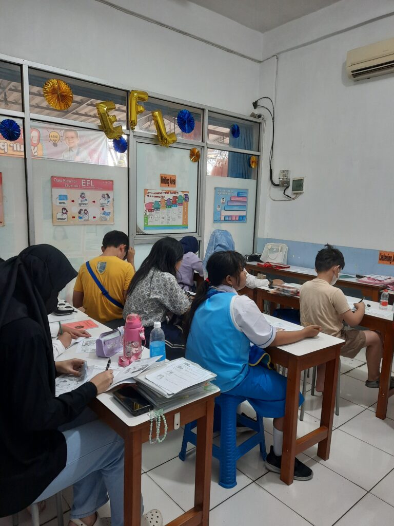 kumon-mediterania-regency-cikunir_ruang-kelas