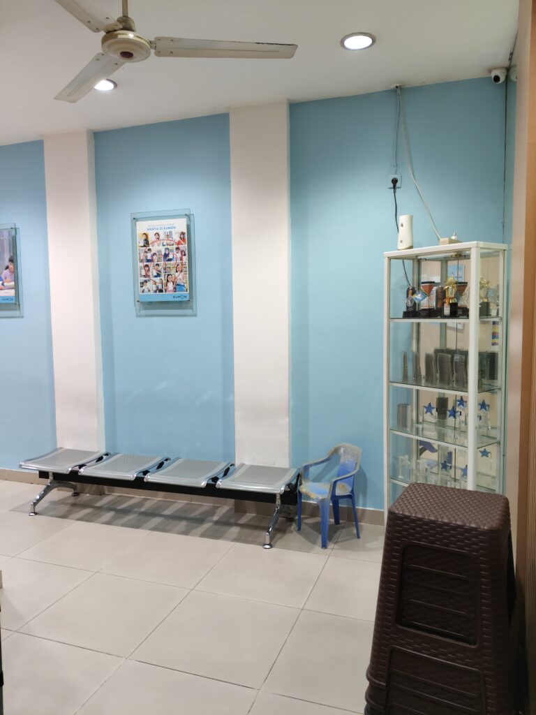 kumon-pinangsia-lippo-karawaci_ruang-tunggu-2
