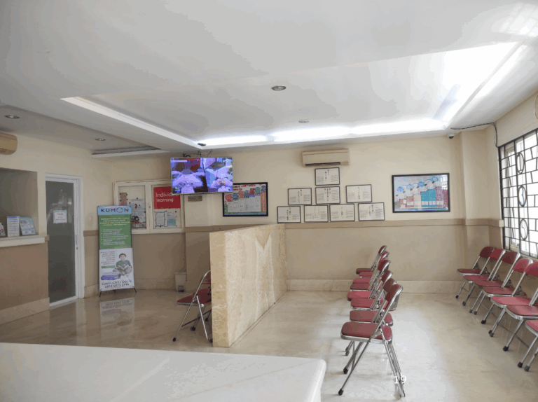kumon-sunter-garden_ruang-tunggu-2